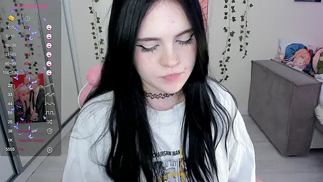 Snapshot of SelenaCute chatting on February 2025 08:13:02 AM SelenaCute online show from February 2025 08:13:02 AM