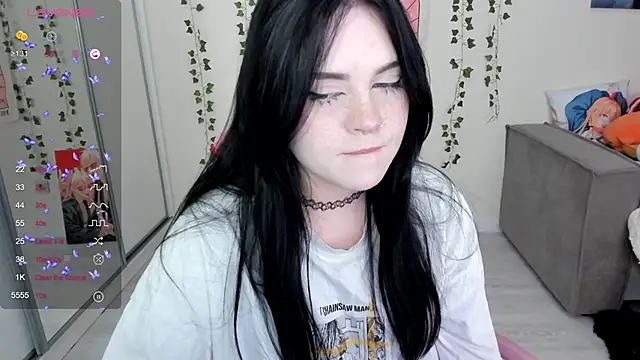 Snapshot of SelenaCute chatting on February 2025 04:59:01 AM SelenaCute online show from February 2025 04:59:01 AM