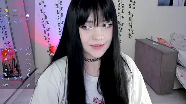 Snapshot of SelenaCute chatting on March 2025 08:13:02 AM SelenaCute online show from March 2025 08:13:02 AM