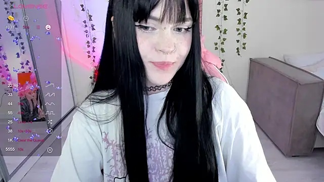 Snapshot of SelenaCute chatting on March 2025 08:10:02 AM SelenaCute online show from March 2025 08:10:02 AM