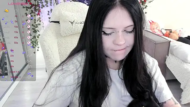 Snapshot of SelenaCute chatting on September 2025 06:39:02 AM SelenaCute online show from September 2025 06:39:02 AM