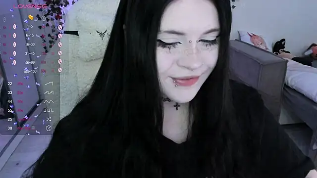 Snapshot of SelenaCute chatting on October 2025 05:32:01 AM SelenaCute online show from October 2025 05:32:01 AM