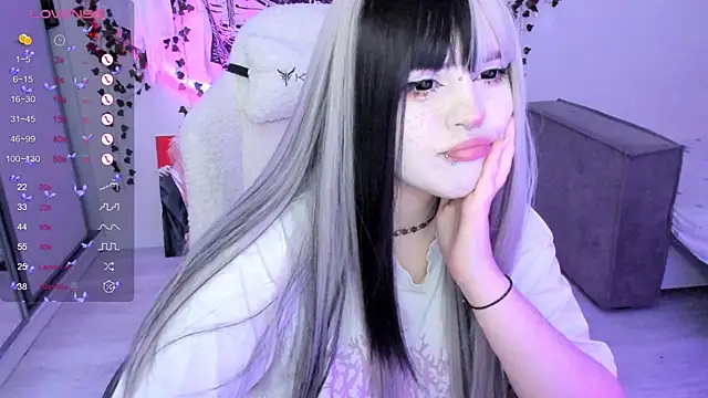 Snapshot of SelenaCute chatting on November 2025 04:34:02 AM SelenaCute online show from November 2025 04:34:02 AM