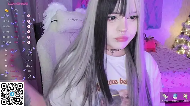 Snapshot of SelenaCute chatting on December 2025 07:13:02 AM SelenaCute online show from December 2025 07:13:02 AM