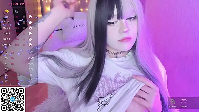 Snapshot of SelenaCute chatting on February 2026 04:39:02 AM SelenaCute online show from February 2026 04:39:02 AM