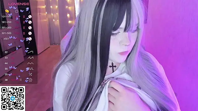 Snapshot of SelenaCute chatting on February 2026 11:18:01 AM SelenaCute online show from February 2026 11:18:01 AM