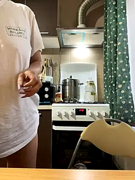 Snapshot of Tasty_Shape chatting on October 2025 04:57:01 AM Tasty Shape online show from October 2025 04:57:01 AM