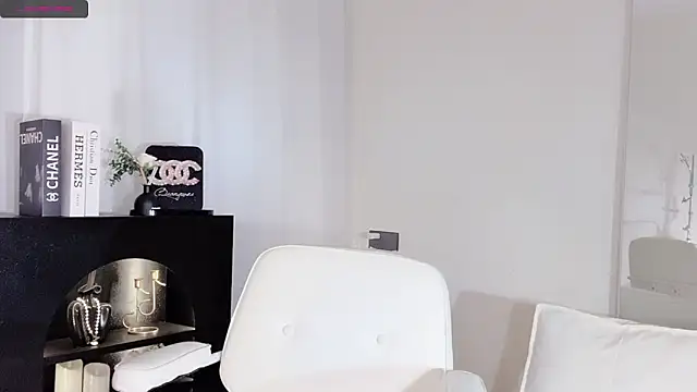 lvy-w online show from November 2025 12:04:01 PM