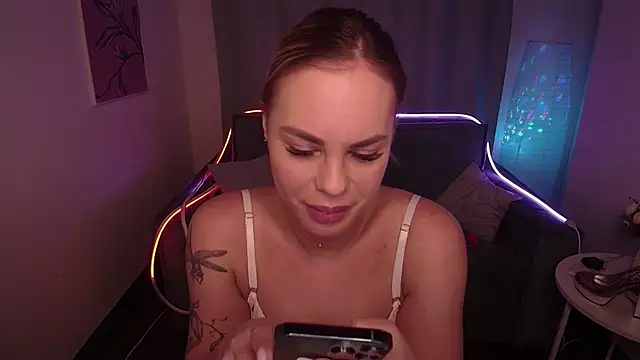 Snapshot of RikaRaily chatting on March 2025 05:18:02 AM RikaRaily online show from March 2025 05:18:02 AM