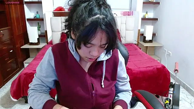 laureentt  online show from February 2025 09:45:02 AM