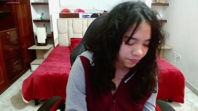 laureentt  online show from February 2025 09:11:01 AM