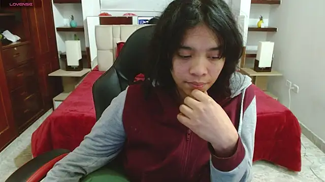 laureentt  online show from March 2025 10:11:02 AM