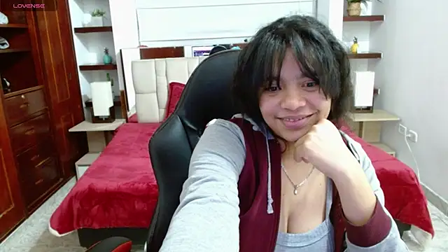 laureentt  online show from March 2025 06:18:02 AM