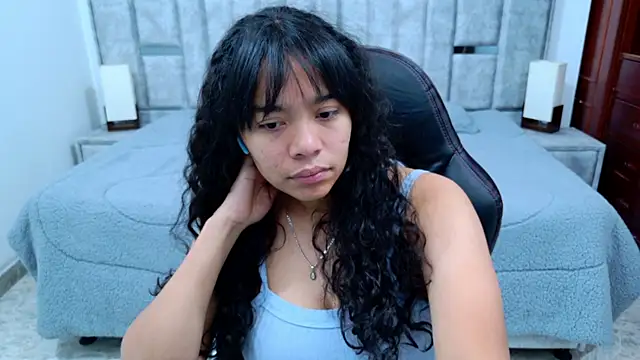 laureentt  online show from February 2026 03:24:01 AM