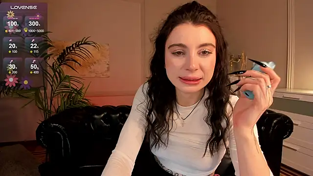 Ashley-Urban online show from February 2025 01:36:01 PM