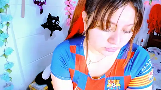 SofiaOlivares online show from October 2025 05:45:01 PM