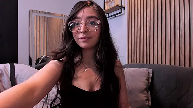 Eva Macalliter online show from September 2025 01:35:02 PM