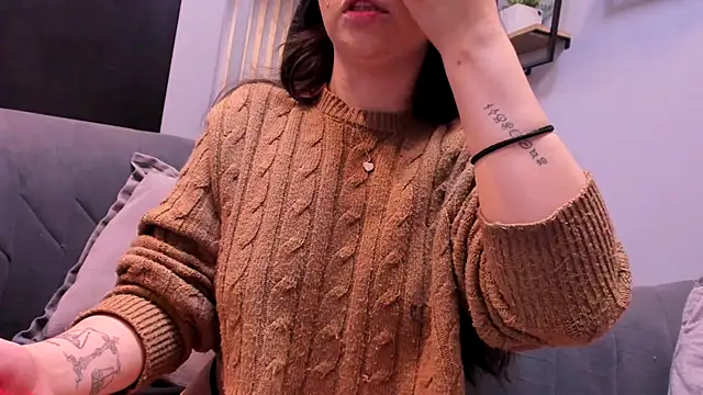 Eva Macalliter online show from November 2025 03:18:02 AM