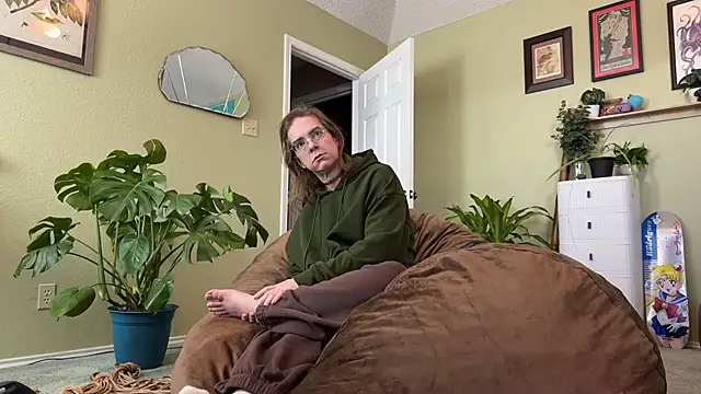 Linzy 19 online show from February 2026 04:01:01 PM