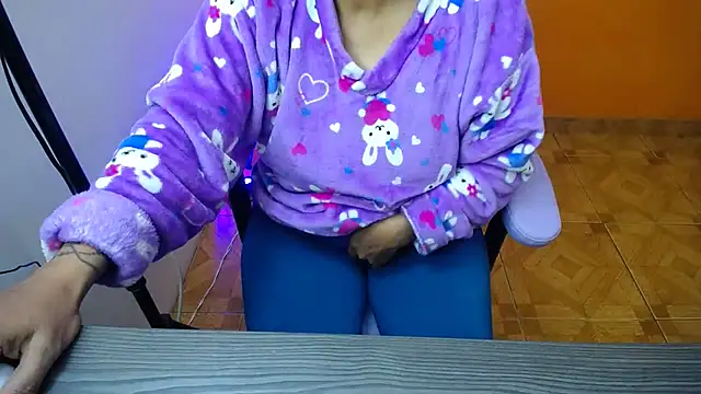 Snapshot of daleska_ayala_1 chatting on January 2025 10:03:01 PM daleska ayala 1 online show from January 2025 10:03:01 PM