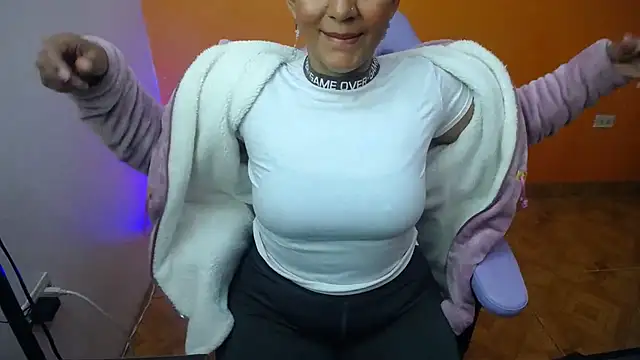 Snapshot of daleska_ayala_1 chatting on January 2025 10:32:02 PM daleska ayala 1 online show from January 2025 10:32:02 PM