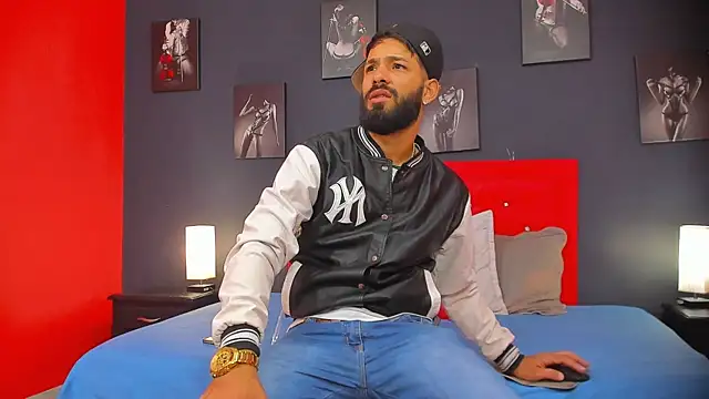 Thiagogomez online show from December 2024 12:12:02 PM