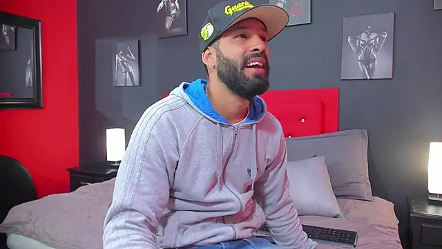 Thiagogomez online show from March 2025 12:23:02 PM