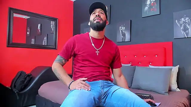 Thiagogomez online show from September 2025 12:27:02 PM