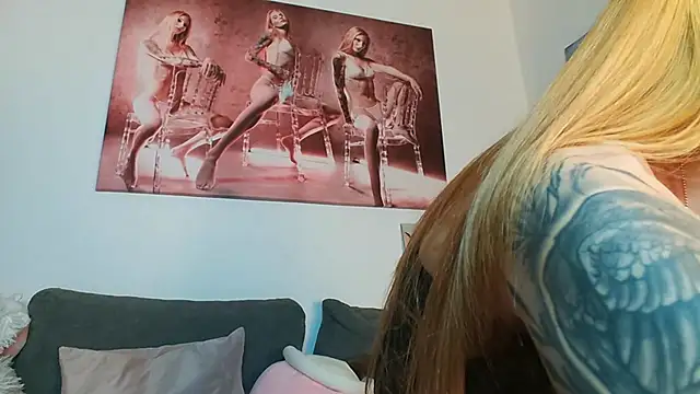 LessiaMia online show from March 2025 06:34:01 PM