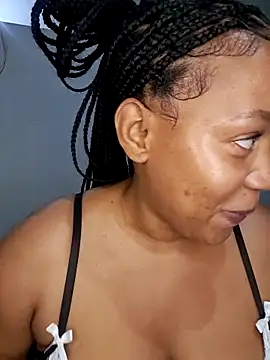 Toya P online show from October 2025 09:04:01 PM