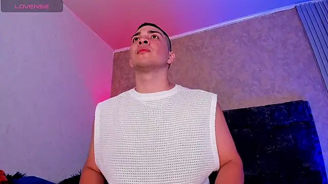 Snapshot of JUANDIAMONDS98 chatting on February 2025 12:55:02 PM JUANDIAMONDS98 online show from February 2025 12:55:02 PM