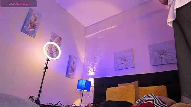 Snapshot of JUANDIAMONDS98 chatting on September 2025 01:49:01 PM JUANDIAMONDS98 online show from September 2025 01:49:01 PM