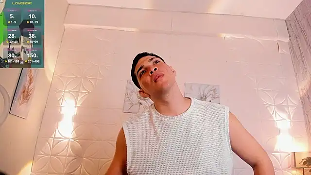 Snapshot of JUANDIAMONDS98 chatting on November 2025 01:33:02 PM JUANDIAMONDS98 online show from November 2025 01:33:02 PM