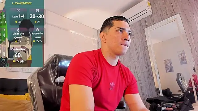 Snapshot of JUANDIAMONDS98 chatting on November 2025 01:59:02 PM JUANDIAMONDS98 online show from November 2025 01:59:02 PM