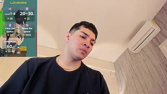 Snapshot of JUANDIAMONDS98 chatting on December 2025 01:39:01 PM JUANDIAMONDS98 online show from December 2025 01:39:01 PM