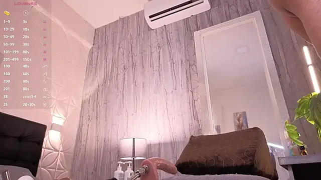 Snapshot of JUANDIAMONDS98 chatting on February 2026 01:10:01 PM JUANDIAMONDS98 online show from February 2026 01:10:01 PM