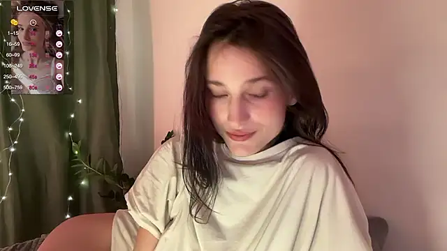 Fleur Delis online show from December 2024 10:37:01 PM