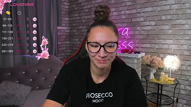 SarahCoksss online show from October 2025 01:12:02 AM