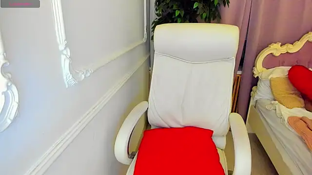 Lily Marlin online show from March 2026 04:42:01 AM