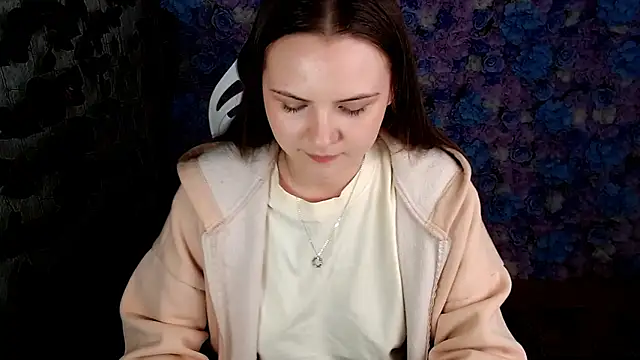IxxiLiana online show from October 2025 05:17:02 AM