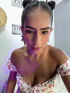 Mau White online show from January 2025 05:20:01 PM