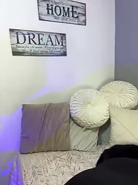 Mau White online show from January 2025 11:43:02 PM