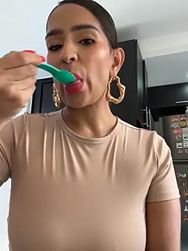 Mau White online show from September 2025 09:25:02 PM