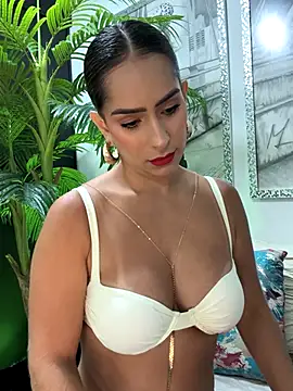 Mau White online show from December 2025 12:40:01 AM