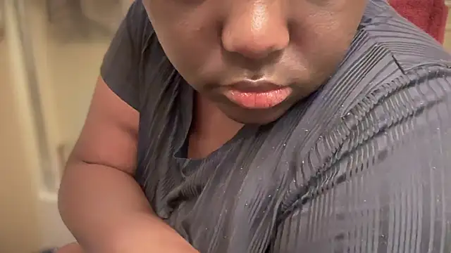 Snapshot of Yagurl__west chatting on January 2025 04:30:01 PM Yagurl west online show from January 2025 04:30:01 PM