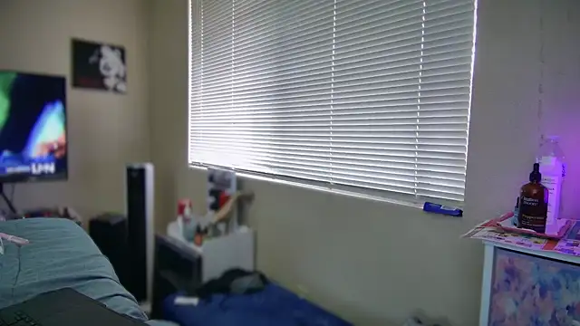 Snapshot of Yagurl__west chatting on February 2025 12:35:01 AM Yagurl west online show from February 2025 12:35:01 AM