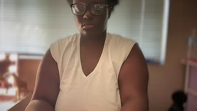 Snapshot of Yagurl__west chatting on March 2025 07:40:01 PM Yagurl west online show from March 2025 07:40:01 PM