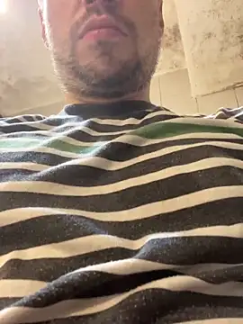 Snapshot of SrMonopolio chatting on February 2025 06:10:02 AM SrMonopolio online show from February 2025 06:10:02 AM