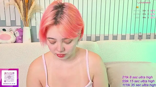 Snapshot of __KawaiiYuki__ chatting on October 2025 04:54:01 AM   KawaiiYuki   online show from October 2025 04:54:01 AM