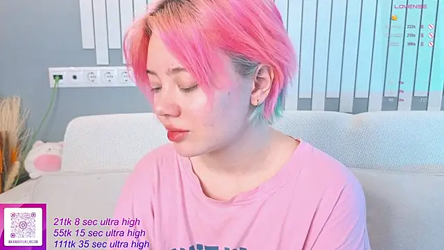 Snapshot of __KawaiiYuki__ chatting on October 2025 06:57:01 AM   KawaiiYuki   online show from October 2025 06:57:01 AM
